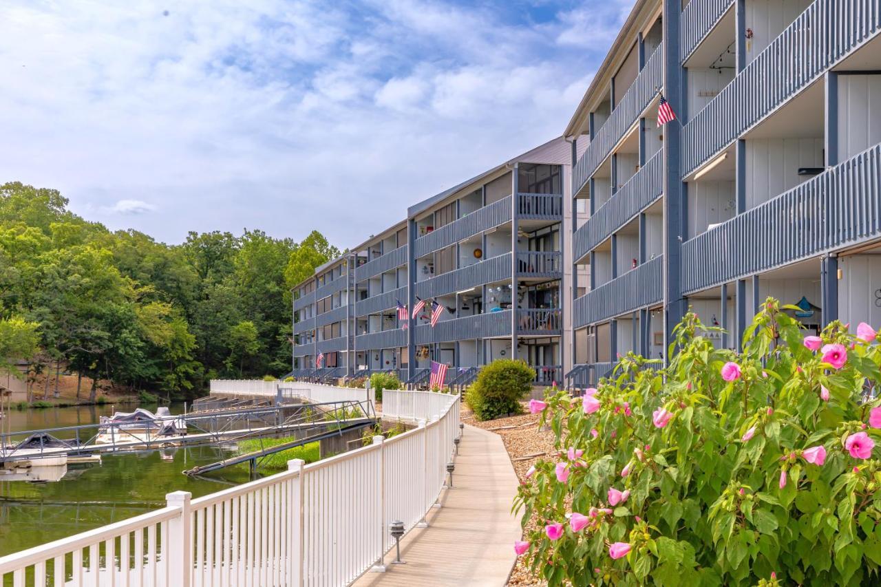 B Lakefront! Remodeled, Boat Slip, Patio Views, Pool, Boat Ramp, Wifi Osage Beach Exterior foto
