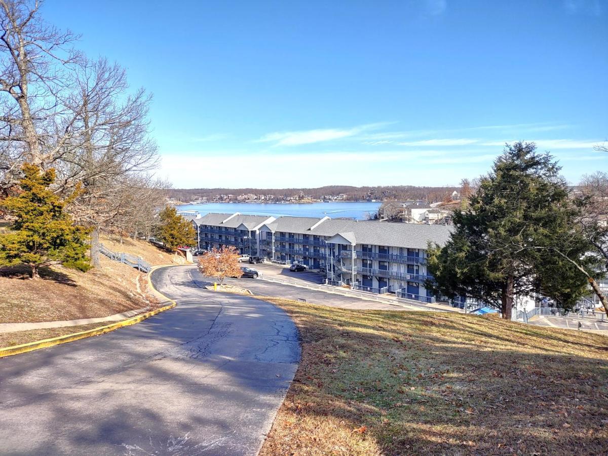 B Lakefront! Remodeled, Boat Slip, Patio Views, Pool, Boat Ramp, Wifi Osage Beach Exterior foto