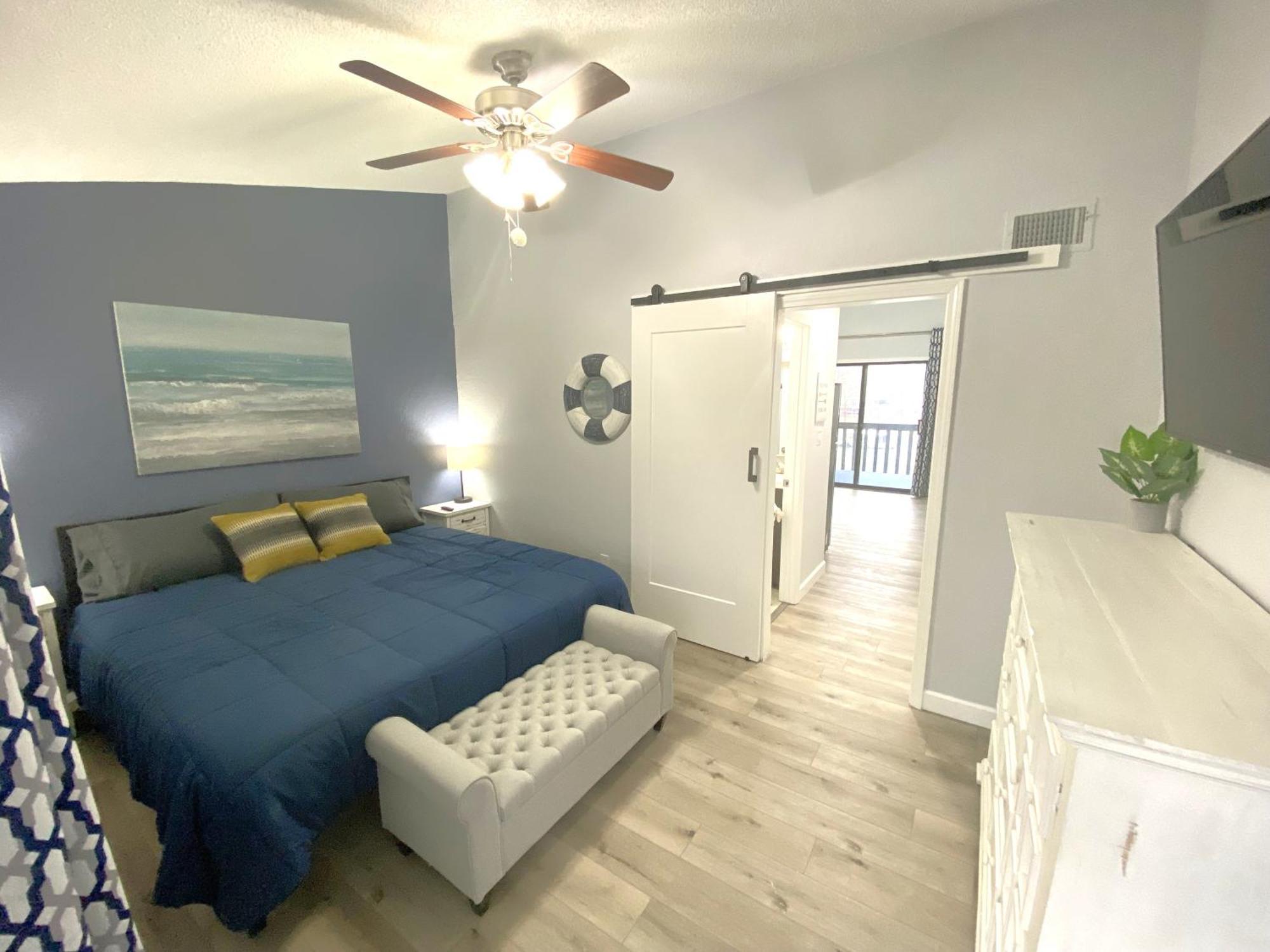 B Lakefront! Remodeled, Boat Slip, Patio Views, Pool, Boat Ramp, Wifi Osage Beach Exterior foto