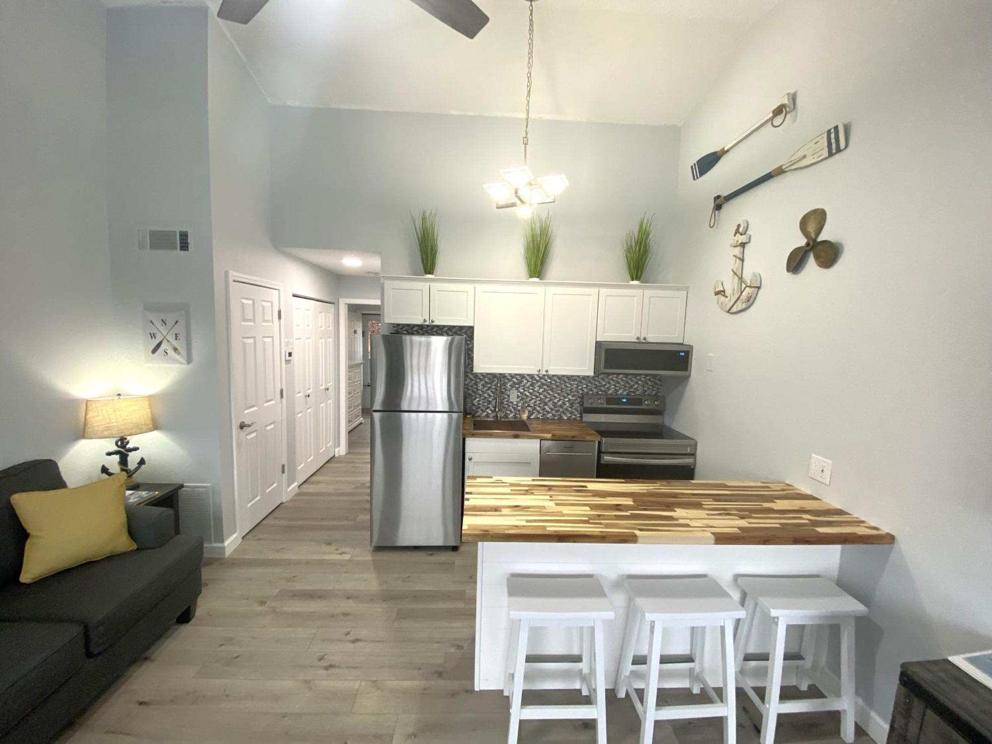B Lakefront! Remodeled, Boat Slip, Patio Views, Pool, Boat Ramp, Wifi Osage Beach Exterior foto