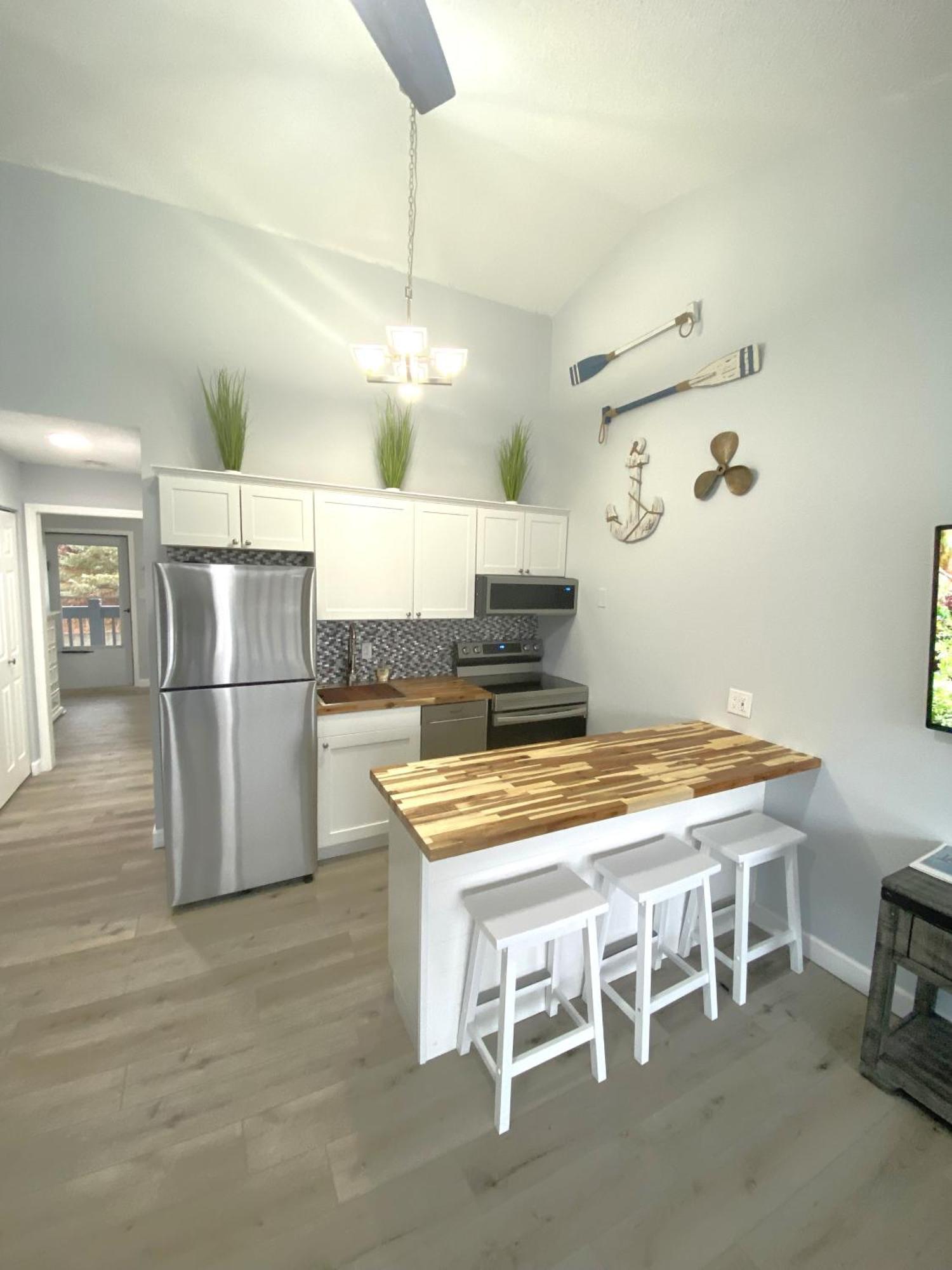 B Lakefront! Remodeled, Boat Slip, Patio Views, Pool, Boat Ramp, Wifi Osage Beach Exterior foto