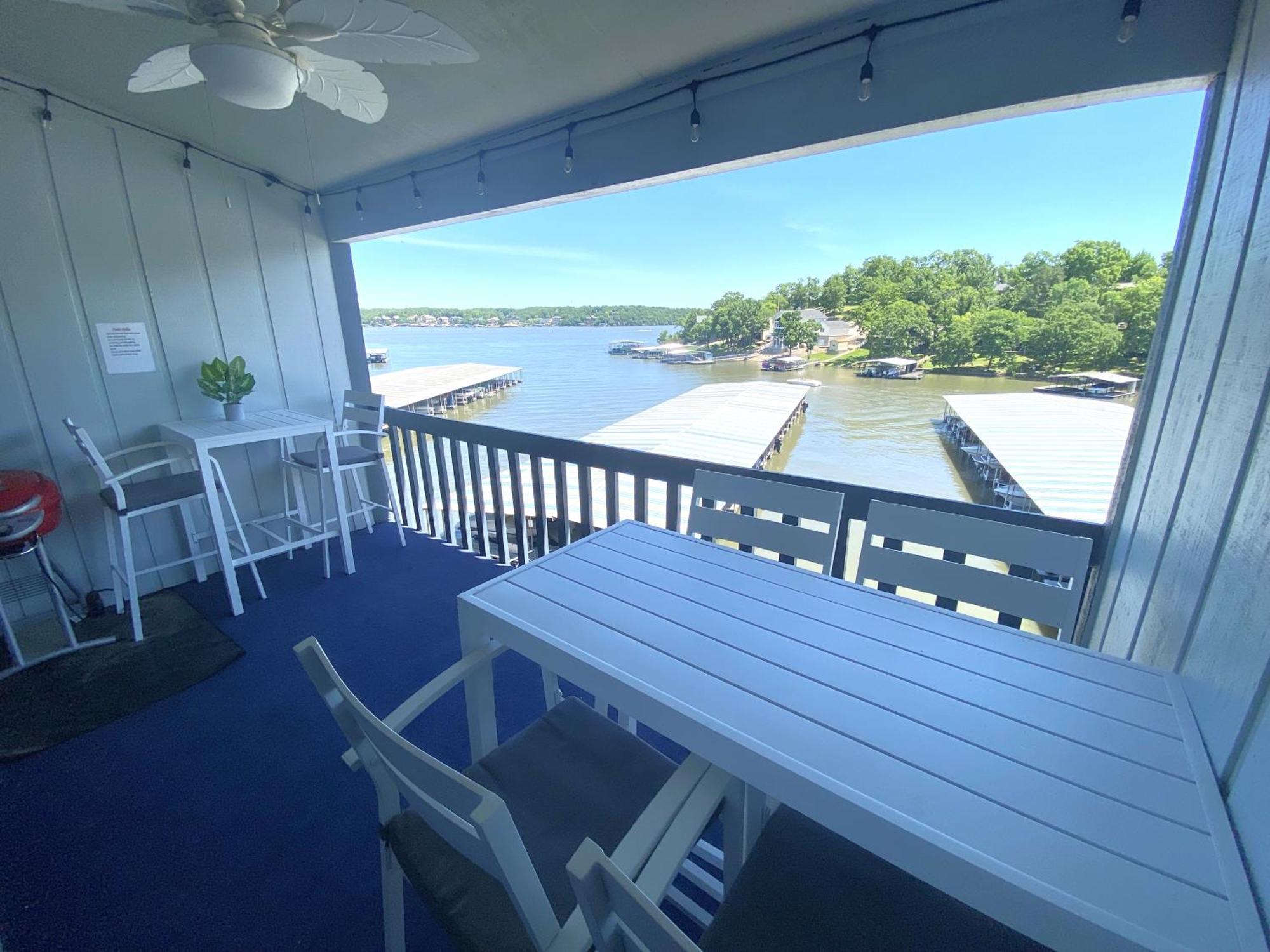B Lakefront! Remodeled, Boat Slip, Patio Views, Pool, Boat Ramp, Wifi Osage Beach Exterior foto